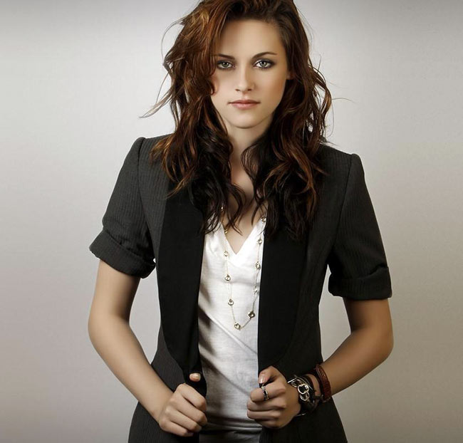 मदहोश करने वाली है क्रिस्टीन की हर अदा | पेटा व सुंदरियां