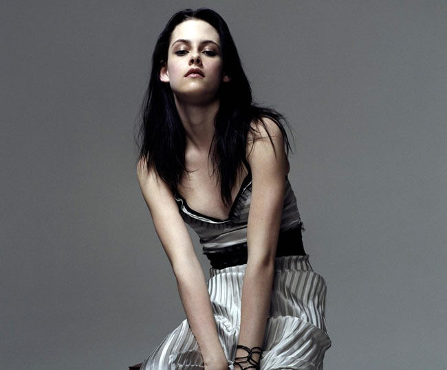 मदहोश करने वाली है क्रिस्टीन की हर अदा | पेटा व सुंदरियां