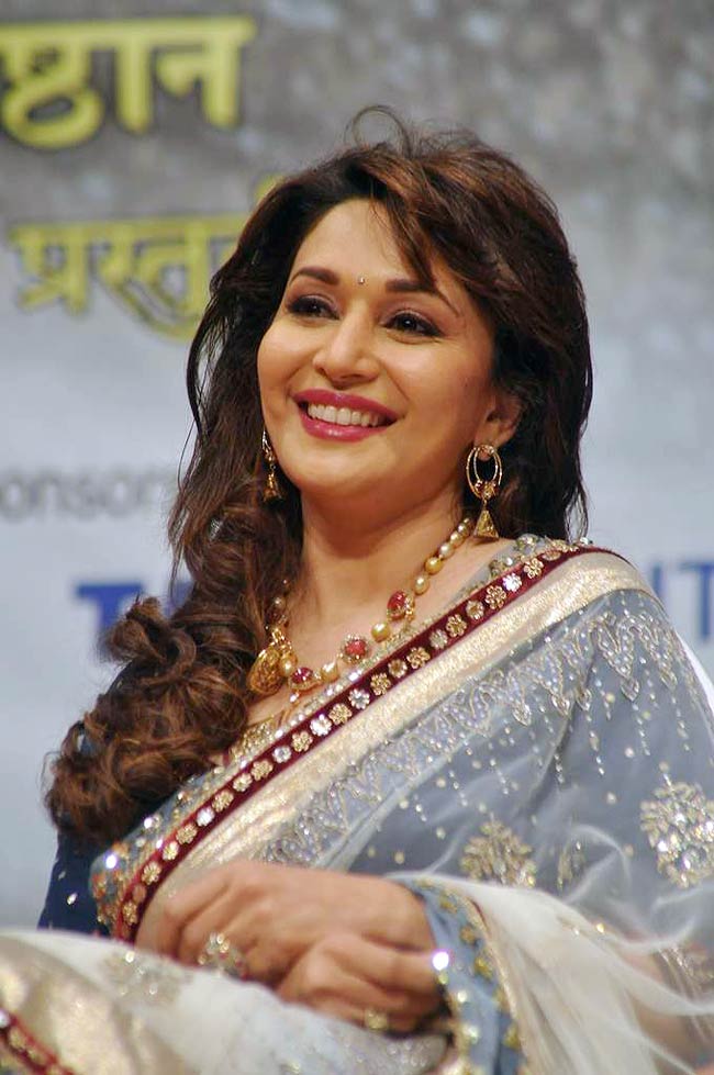 सम्मानित हुईं माधुरी दीक्षित | धक-धक गर्ल का माधुर्य