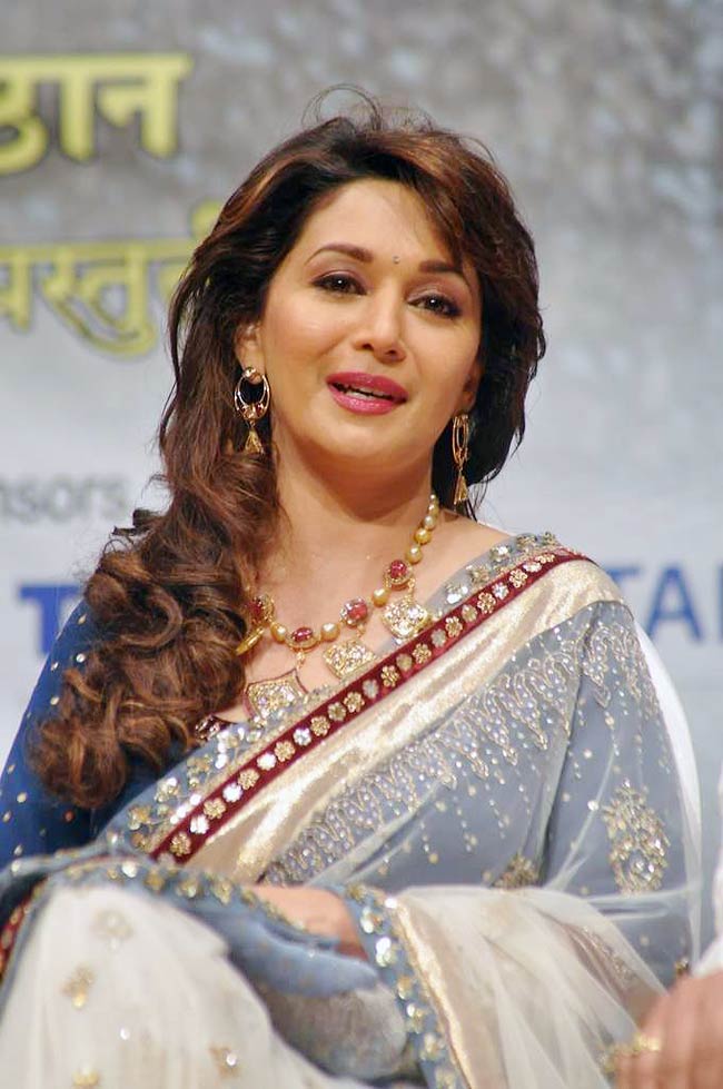 सम्मानित हुईं माधुरी दीक्षित | धक-धक गर्ल का माधुर्य