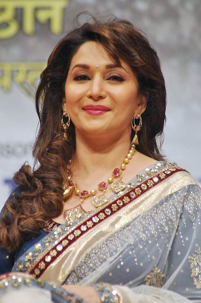 सम्मानित हुईं माधुरी दीक्षित | धक-धक गर्ल का माधुर्य