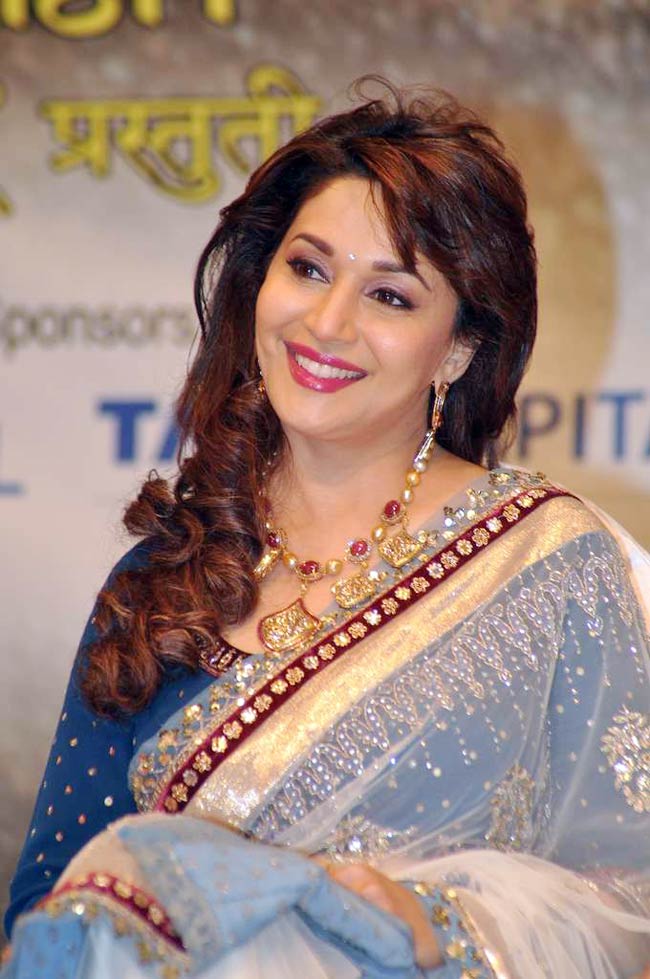 सम्मानित हुईं माधुरी दीक्षित | धक-धक गर्ल का माधुर्य