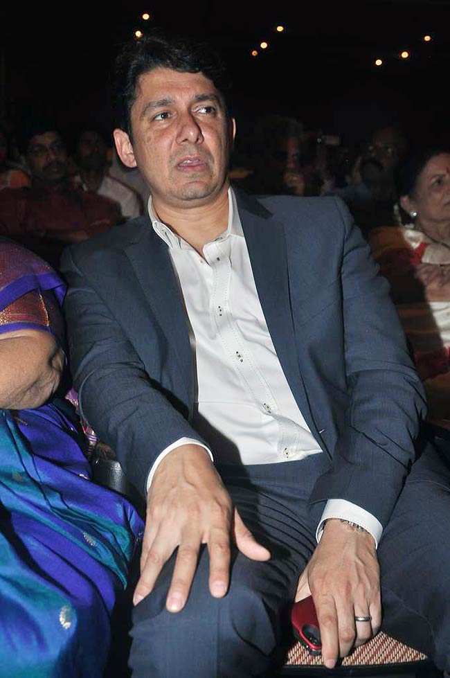 सम्मानित हुईं माधुरी दीक्षित | धक-धक गर्ल का माधुर्य