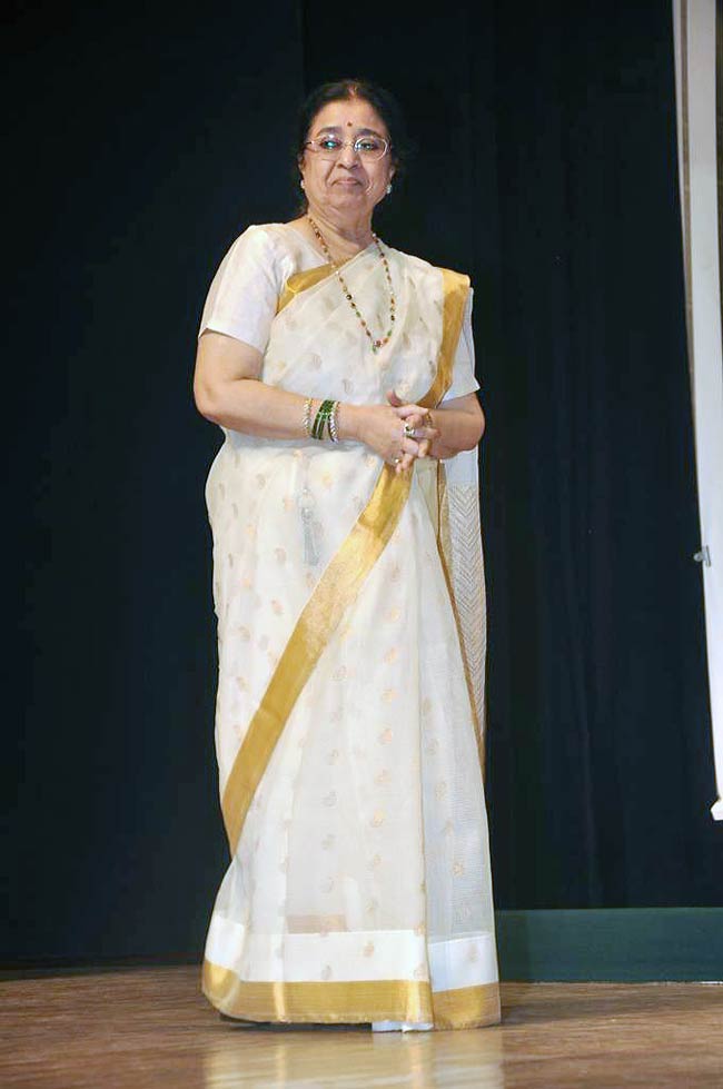 सम्मानित हुईं माधुरी दीक्षित | धक-धक गर्ल का माधुर्य