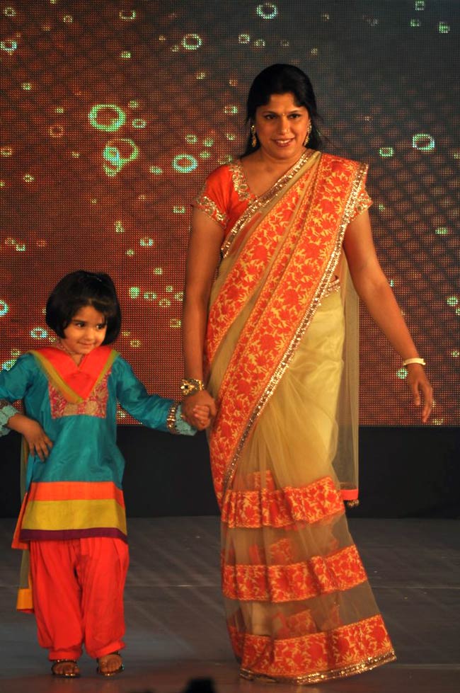 मनीष के शो में खूबसूरती का मेला | स्टाइलिश हसीनाएं