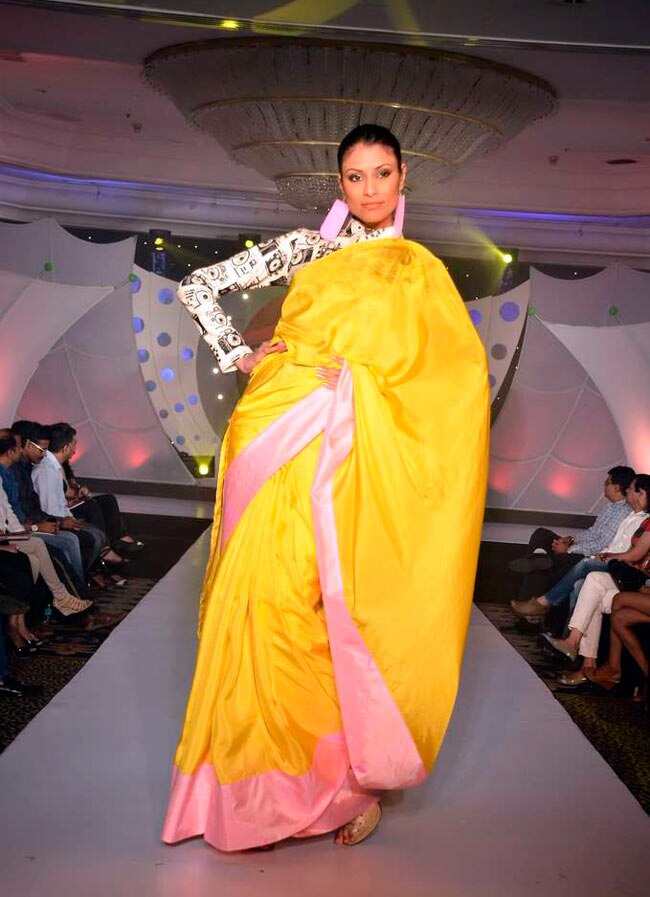 फैशन शो में मसाबा के परिधानों की धूम | बॉलीवुड परियां