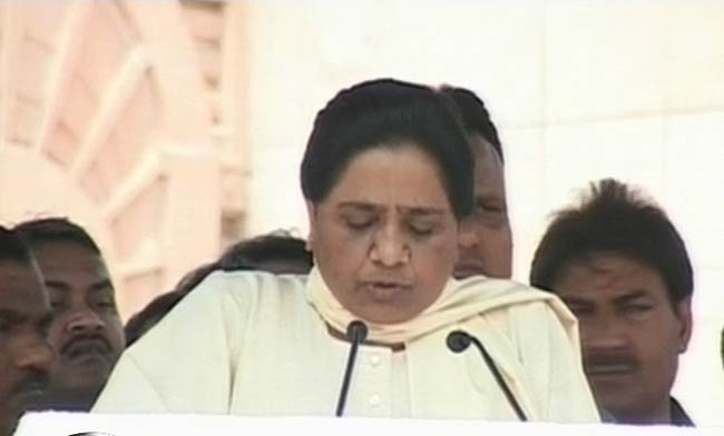 16 अप्रैल 2012: तस्‍वीरों में देखें दिनभर की बड़ी खबरें | पढ़ें