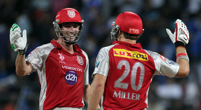 22 अप्रैल 2012: तस्‍वीरों में देखें दिनभर की बड़ी खबरें | पढ़ें