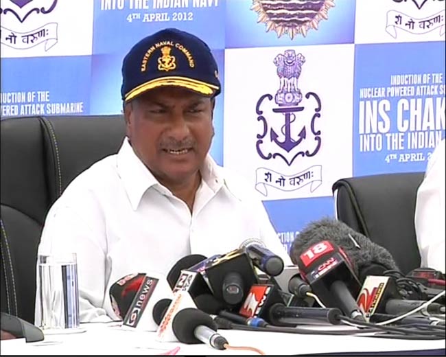 4 अप्रैल 2012: तस्‍वीरों में देखें दिनभर की बड़ी खबरें | पढ़ें