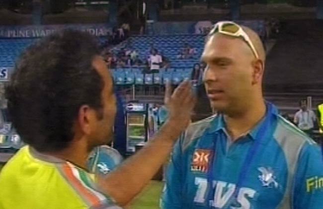 26 अप्रैल 2012: तस्‍वीरों में देखें दिनभर की बड़ी खबरें | पढ़ें