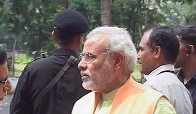 26 अप्रैल 2012: तस्‍वीरों में देखें दिनभर की बड़ी खबरें | पढ़ें