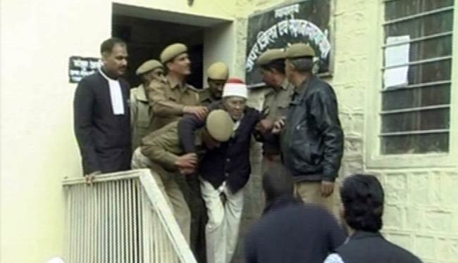 9 अप्रैल 2012: तस्‍वीरों में देखें दिनभर की बड़ी खबरें | पढ़ें