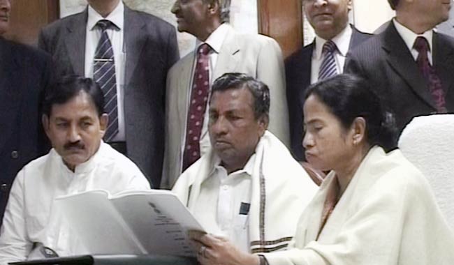 21 अप्रैल 2012: तस्‍वीरों में देखें दिनभर की बड़ी खबरें | पढ़ें