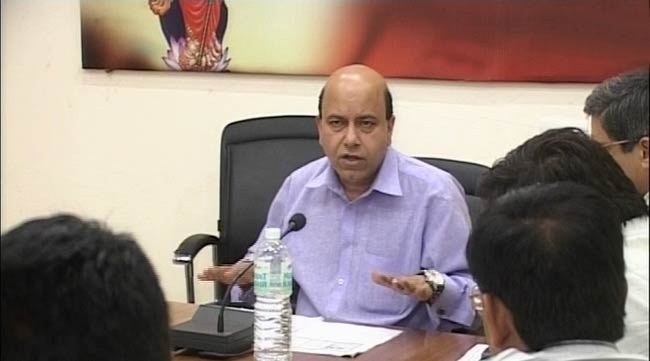 6 अप्रैल 2012: तस्‍वीरों में देखें दिनभर की बड़ी खबरें | पढ़ें