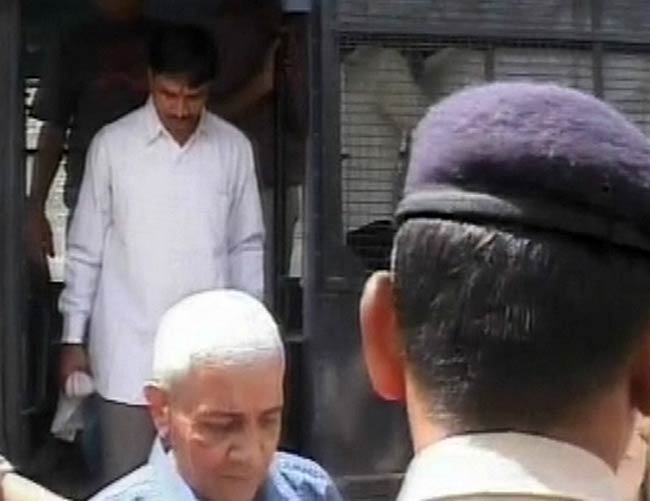 9 अप्रैल 2012: तस्‍वीरों में देखें दिनभर की बड़ी खबरें | पढ़ें