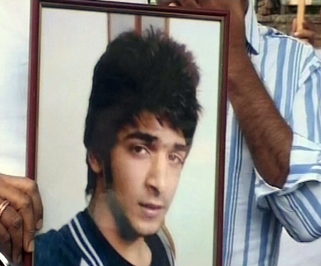 22 अप्रैल 2012: तस्‍वीरों में देखें दिनभर की बड़ी खबरें | पढ़ें