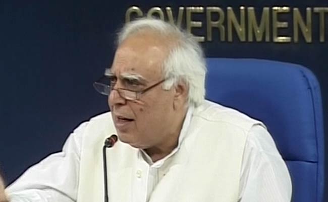 12 अप्रैल 2012: तस्‍वीरों में देखें दिनभर की बड़ी खबरें | पढ़ें