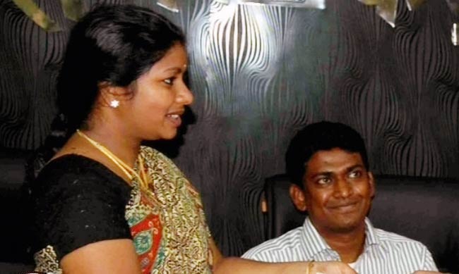 21 अप्रैल 2012: तस्‍वीरों में देखें दिनभर की बड़ी खबरें | पढ़ें