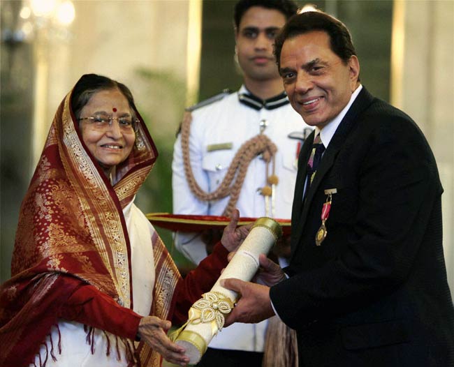 तस्वीरों में देखें पद्म अवार्ड समारोह 2012 | अनदेखी तस्‍वीरें