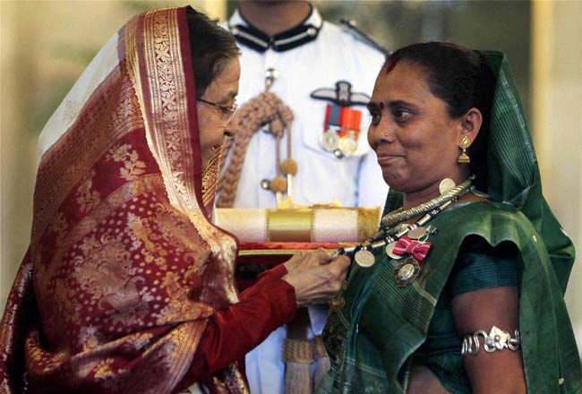 तस्वीरों में देखें पद्म अवार्ड समारोह 2012 | अनदेखी तस्‍वीरें