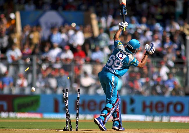 IPL 5: डिंडा के कमाल से जीता पुणे | जीती दिल्ली