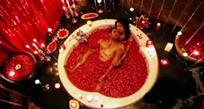 'हेट स्‍टोरी' में पाउली दाम के हॉट सीन | हॉट 'आइटम गर्ल'