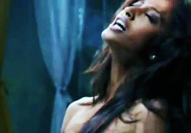 'हेट स्‍टोरी' में पाउली दाम के हॉट सीन | हॉट 'आइटम गर्ल'