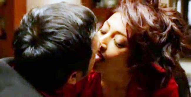 'हेट स्‍टोरी' में पाउली दाम के हॉट सीन | हॉट 'आइटम गर्ल'