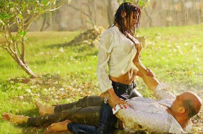 'हेट स्‍टोरी' में पाउली दाम के हॉट सीन | हॉट 'आइटम गर्ल'