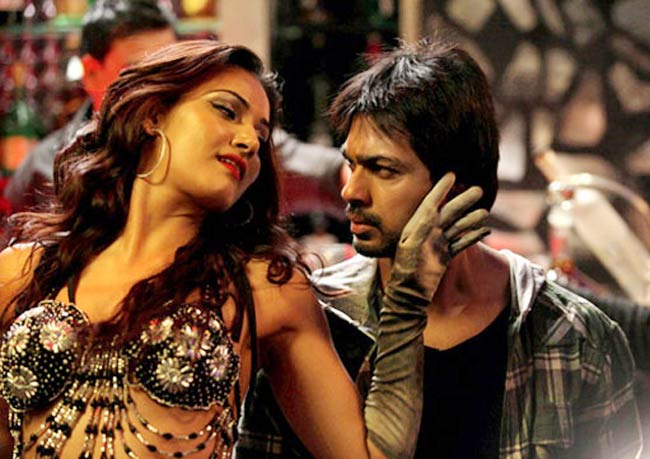 'हेट स्‍टोरी' में पाउली दाम के हॉट सीन | हॉट 'आइटम गर्ल'