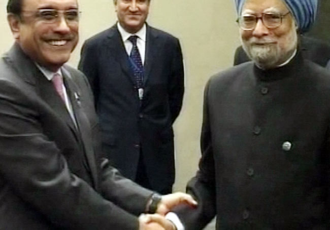 02 अप्रैल 2012: तस्वीरों में देखें दिनभर की बड़ी खबरें | पढ़ें