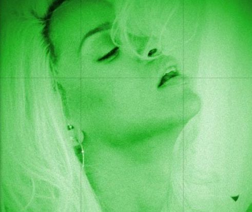 'स्क्वायर' मैगजीन के लिए टॉपलेस हुई रिहाना  | न्यूड से परहेज नहीं