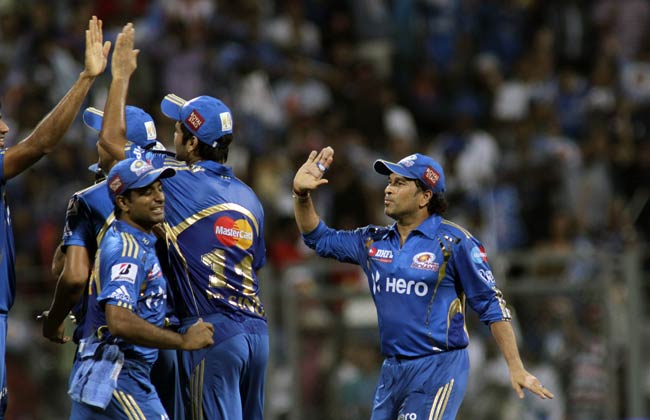 29 अप्रैल 2012: तस्‍वीरों में देखें दिनभर की बड़ी खबरें | पढ़ें