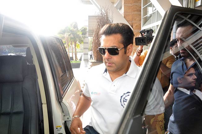 यात्रा डॉट कॉम से जुड़े सलमान खान | सलमान पर विशेष