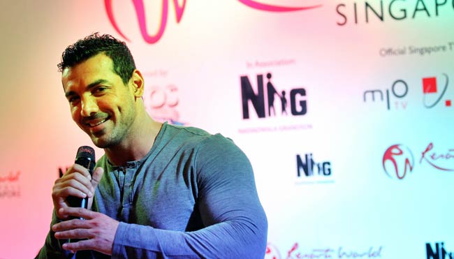 फिल्म ' हाउसफुल 2' का प्रीमियर | सनी लियोन