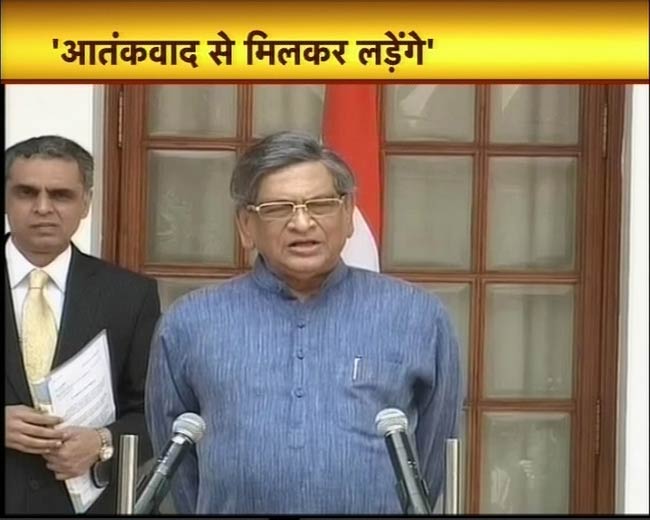 03 अप्रैल 2012: तस्वीरों में देखें दिनभर की बड़ी खबरें | पढ़ें