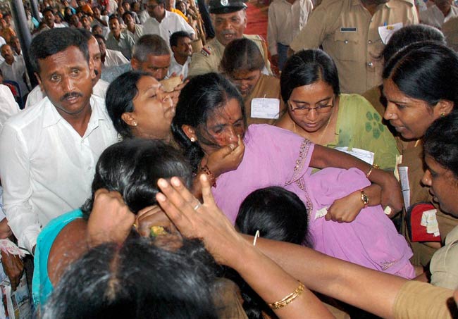 कर्नाटक दौरे पर सोनिया गांधी