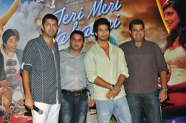 'तेरी मेरी कहानी' का ट्रेलर रिलीज | प्रियंका से हुआ Ooops