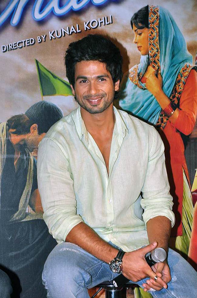 'तेरी मेरी कहानी' का ट्रेलर रिलीज | प्रियंका से हुआ Ooops