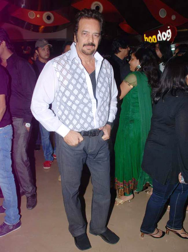 फिल्म 'तेज' की स्‍पेशल स्‍क्रीनिंग पर पहुंचे सितारे