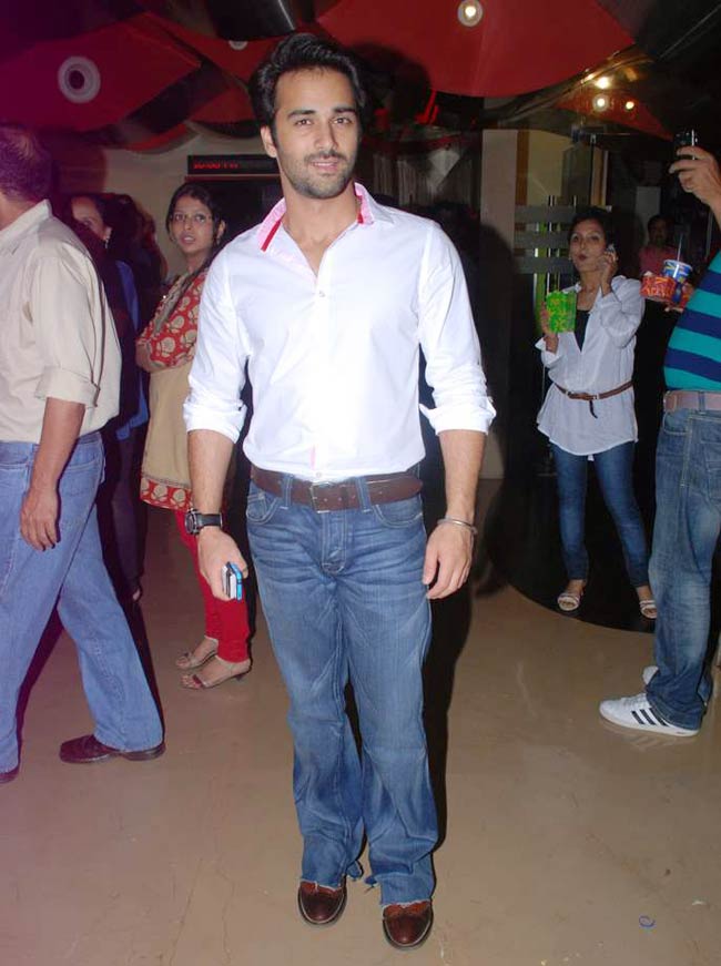 फिल्म 'तेज' की स्‍पेशल स्‍क्रीनिंग पर पहुंचे सितारे