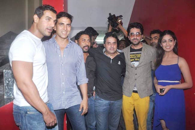 'विकी डोनर' की स्पेशल स्क्रीनिंग पर सितारे | रैंप पर सितारे