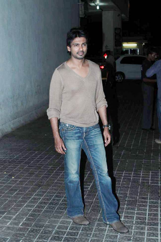 'विकी डोनर' की स्पेशल स्क्रीनिंग पर सितारे | रैंप पर सितारे