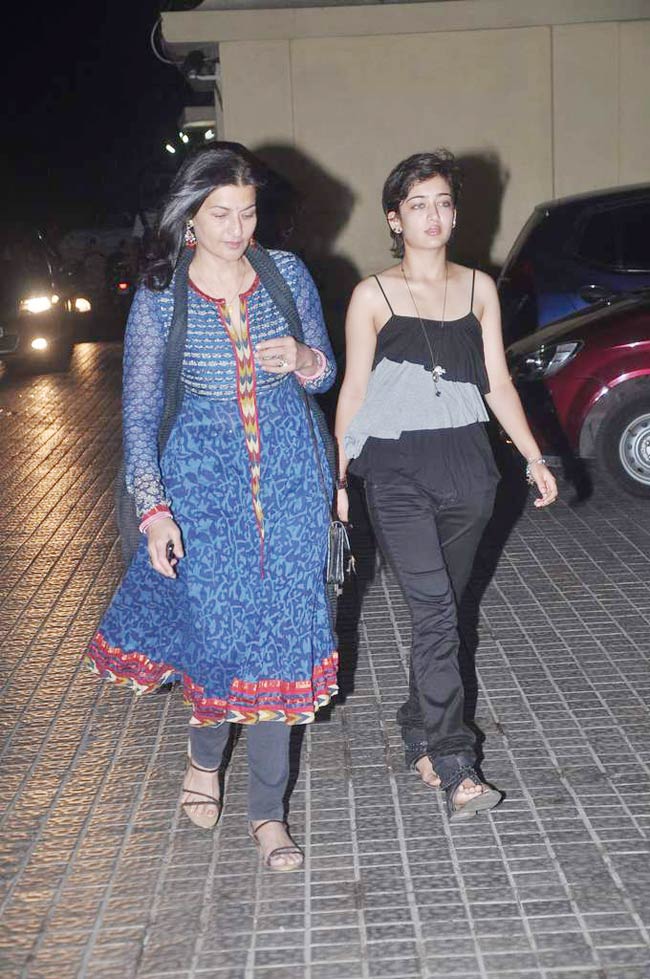 'विकी डोनर' की स्पेशल स्क्रीनिंग पर सितारे | रैंप पर सितारे