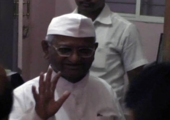 29 अप्रैल 2012: तस्‍वीरों में देखें दिनभर की बड़ी खबरें | पढ़ें