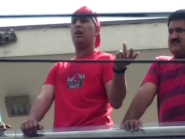 युवराज सिंह की हुई टीम में वापसी | युवी को कैंसर