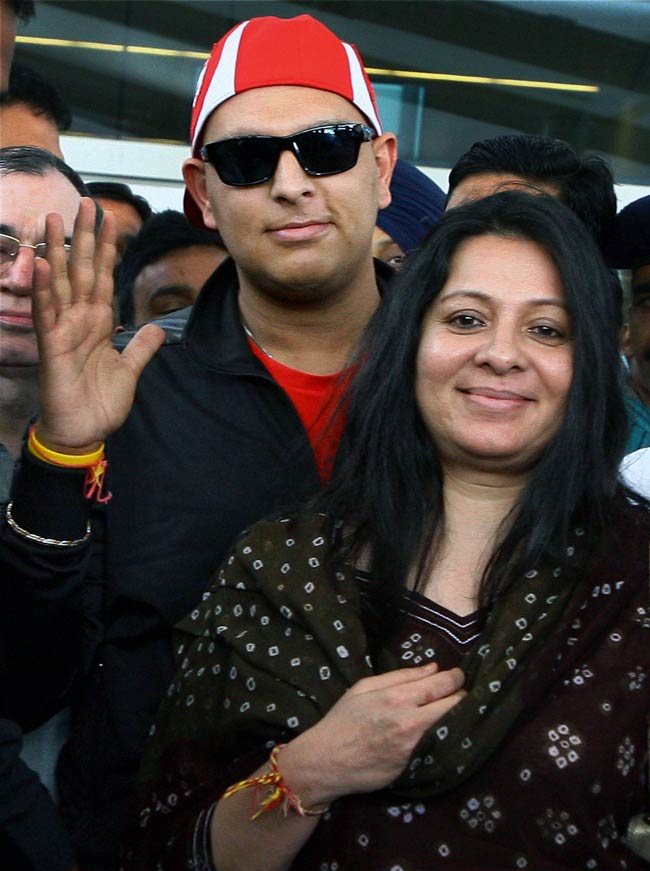 युवराज सिंह की हुई टीम में वापसी | युवी को कैंसर