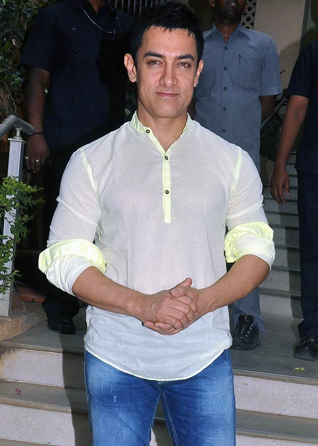 आमिर के 'सत्यमेव जयते' को बॉलीवुड का सलाम  |  आमिर