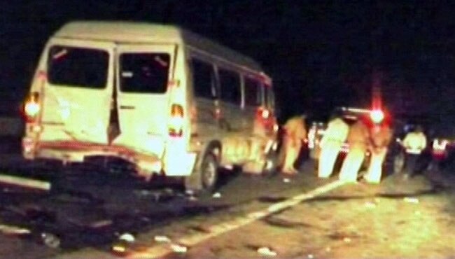 मुंबई: बस-ट्रक में भिड़ंत, 27 बारातियों की मौत