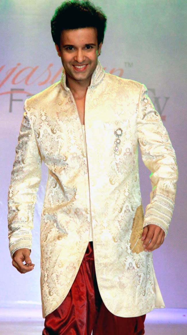 राजस्थान फैशन वीक में रिया सेन का जलवा | जयपुरी फैशन